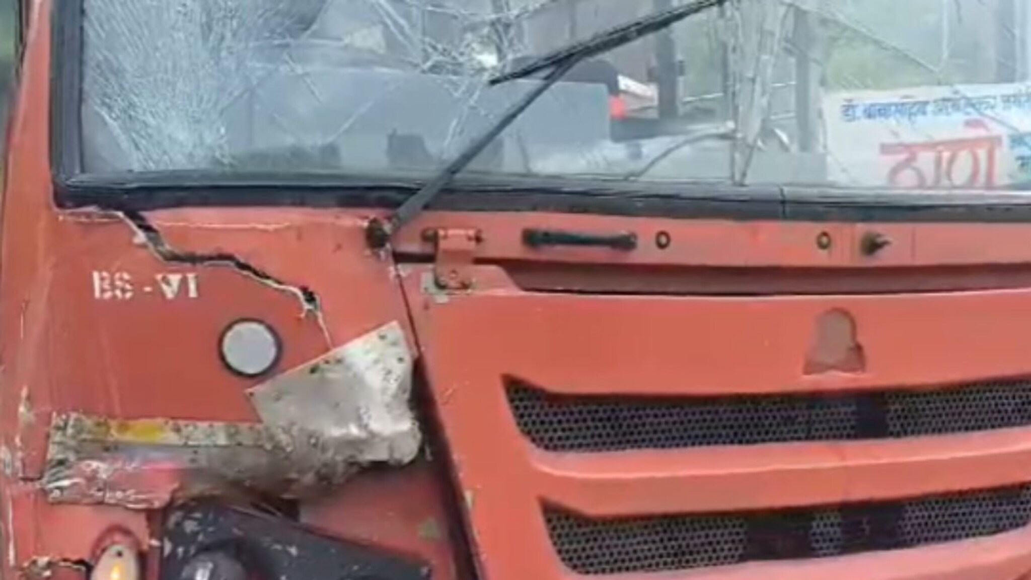 ST bus accident : प्रवाशांनी फूल भरलेल्या दोन बस कंटेनरवर आदळल्या, कशेडी बोगद्यात भीषण अपघात