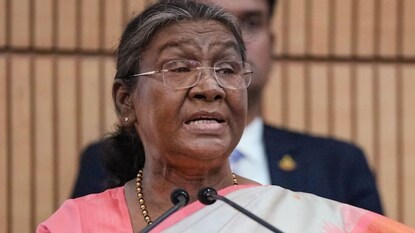 राष्ट्रपती द्रौपदी मुर्मू 