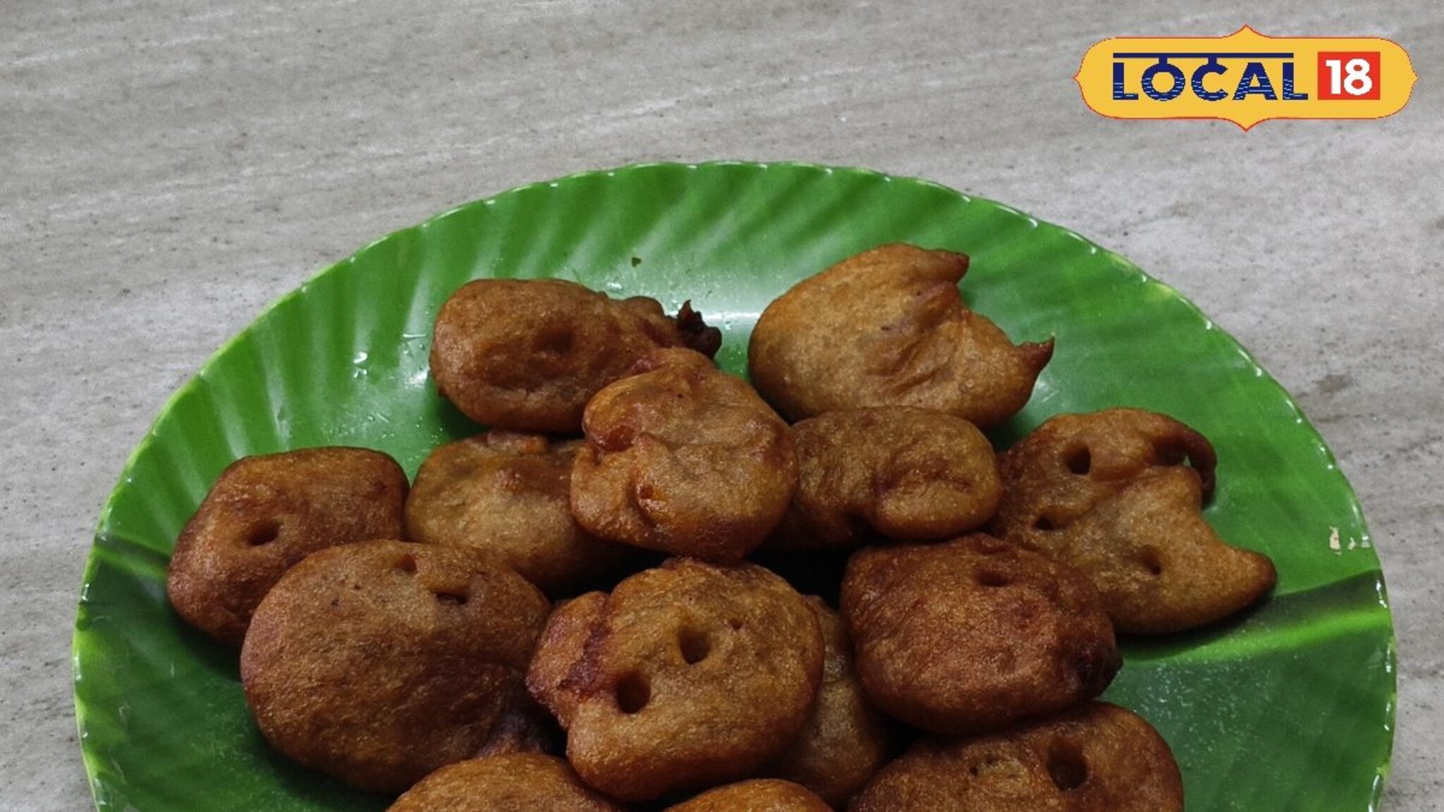 गणेशोत्सवात घरी बनवा कोकणातील प्रसिद्ध गोड गुलगुले, चव भारी, रेसिपीही अगदीच सोपी, VIDEO