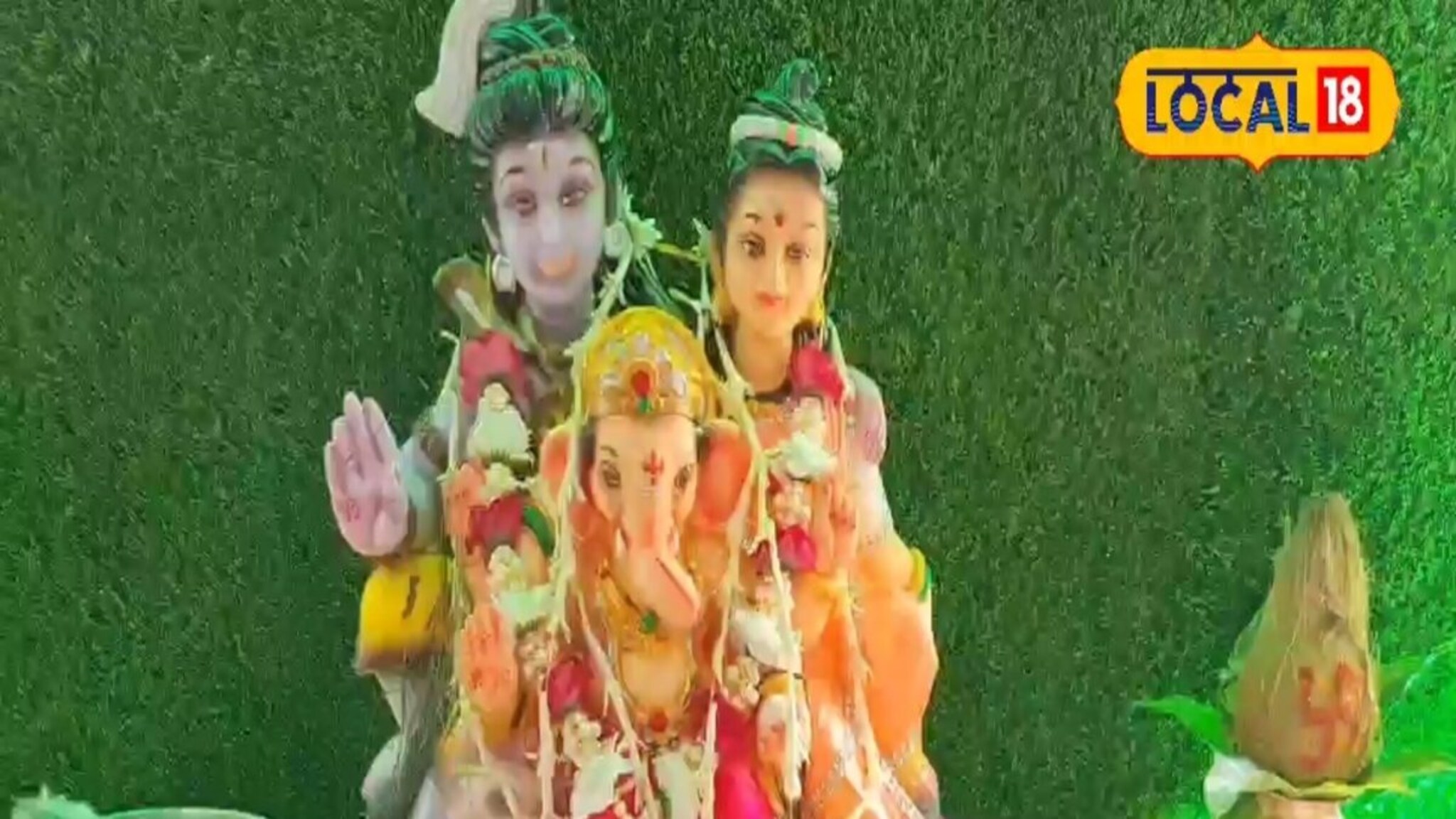 शंकर आणि पार्वती मांडीवर बसलाय गणपती : साताऱ्यातील ही अनोखी परंपरा नेमकी काय?, VIDEO