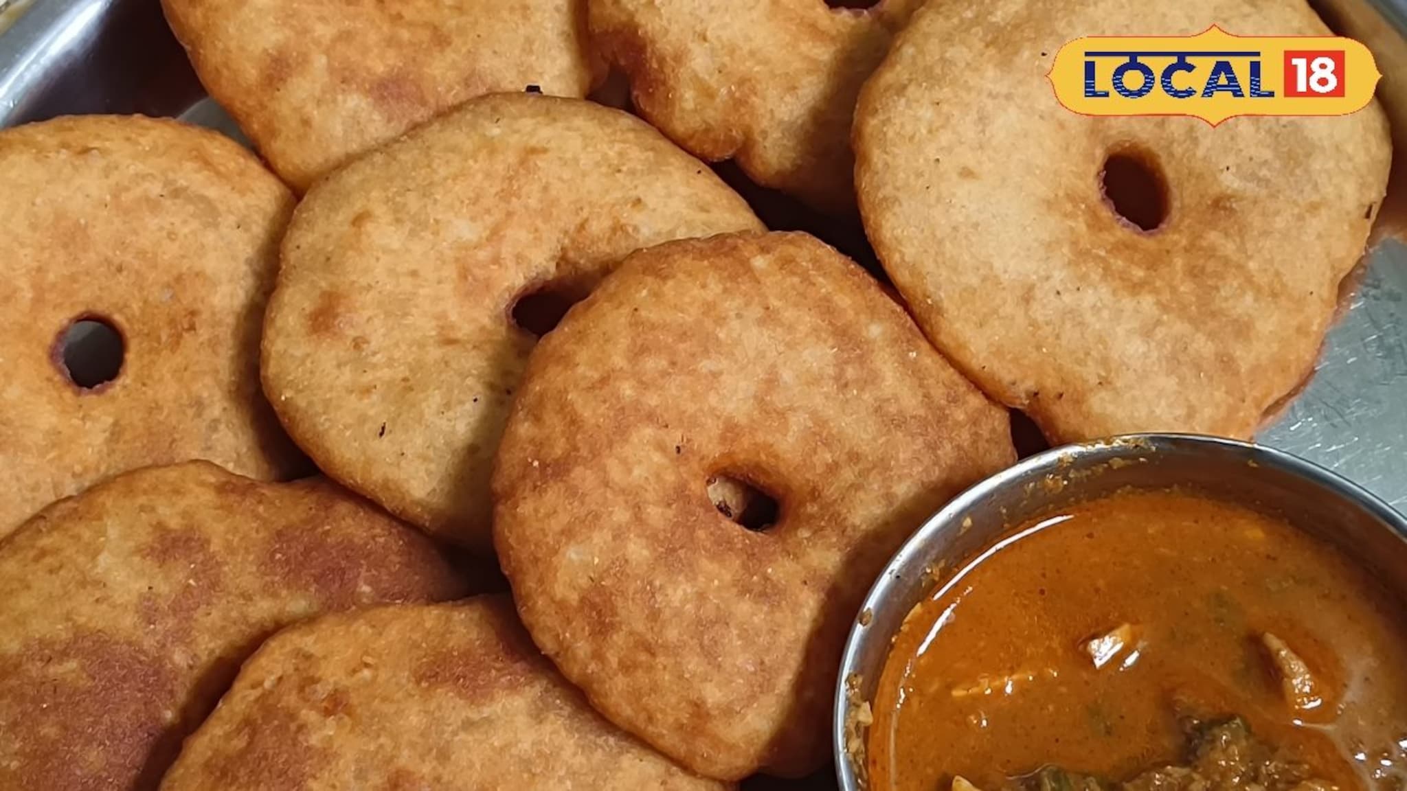 कोकणातील प्रसिद्ध कोंबडी वडे कसे बनवतात, ही आहे अगदीच सोपी पद्धत, रेसिपीचा VIDEO