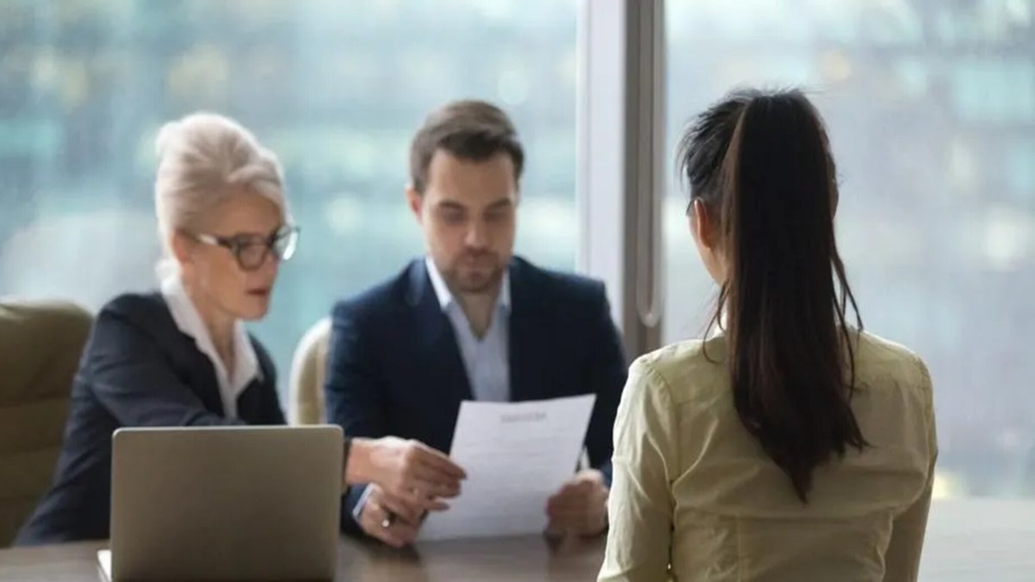 Interview देताना करु नका ही चूक, लक्षात ठेवा या महत्त्वाच्या गोष्टी