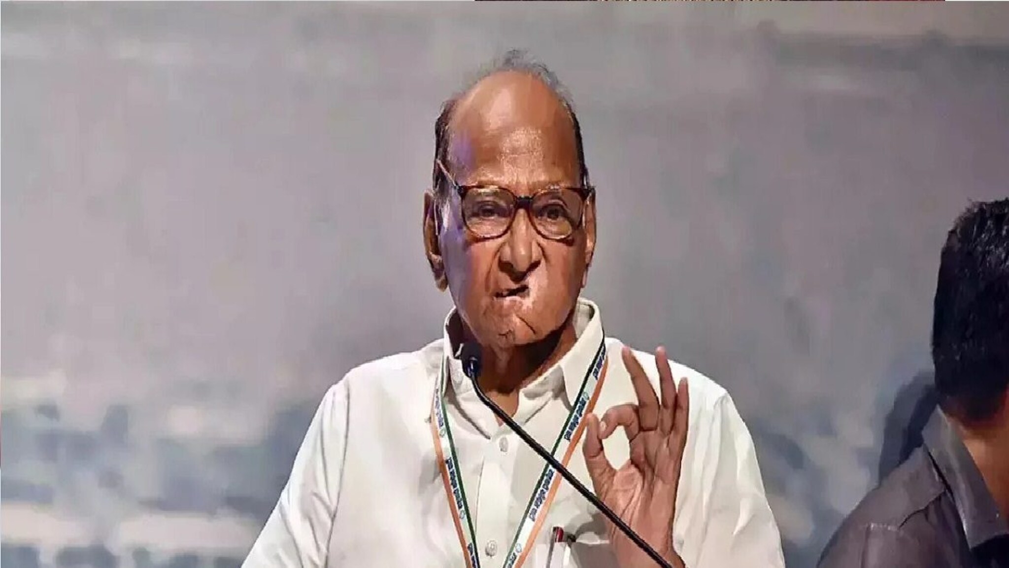 सत्तेचा माज काही लोकांच्या डोक्यात गेलाय, त्यांना निवडणुकीत त्यांची जागा दाखवा : शरद पवार