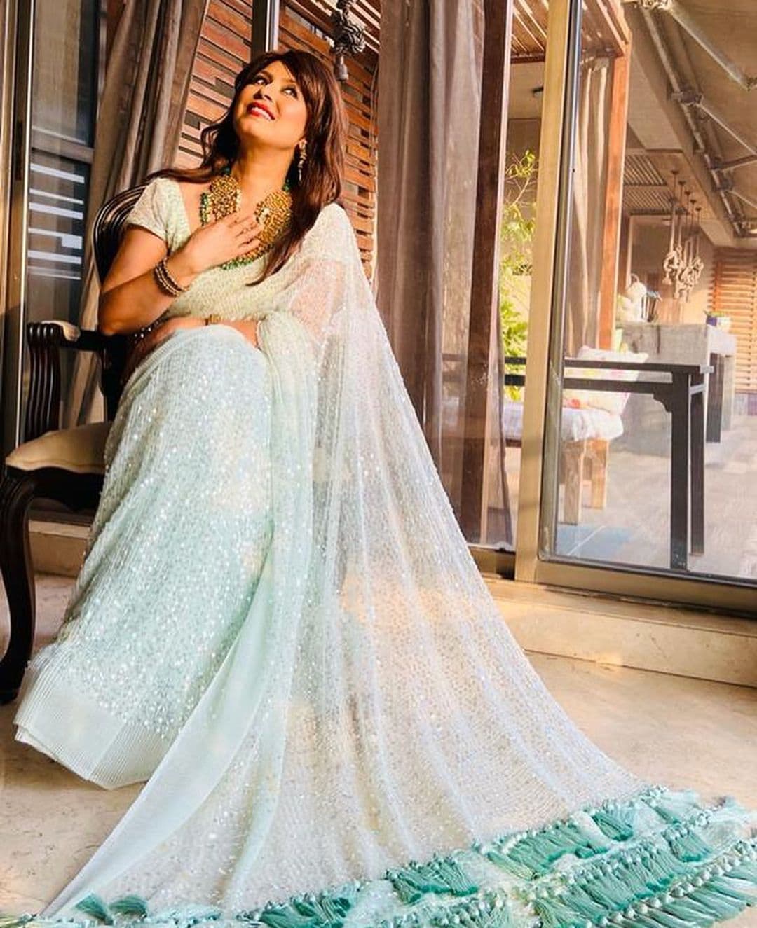 या अपघातानंतर ती अनेक वर्ष इंडस्ट्रीपासून दूर होती. तिला मिळणारी काम देखील कमी झाली. तिनं 2007 साली बिझनेसमन बॉबी मुखर्जीबरोबर तिनं लग्न केलं. पण दोघांचं लग्न फारकाळ टिकलं नाही. 2013 साली तिचं लग्न मोडलं. 