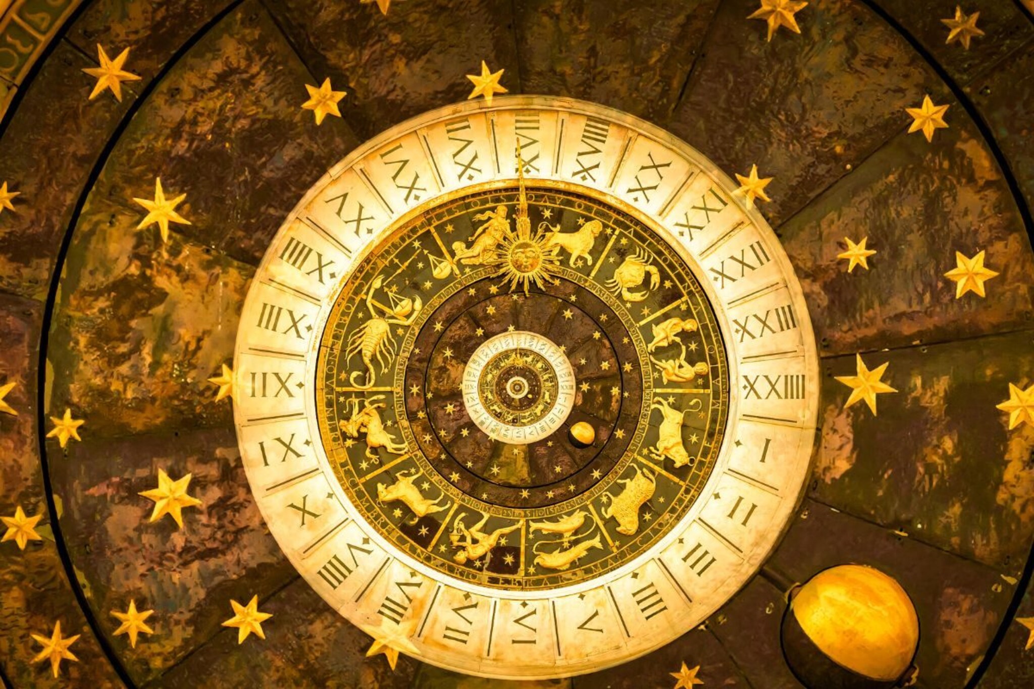 astrology: या 5 राशींचे नशीब जोरावर! प्रेमप्रकरणात मिळेल यश