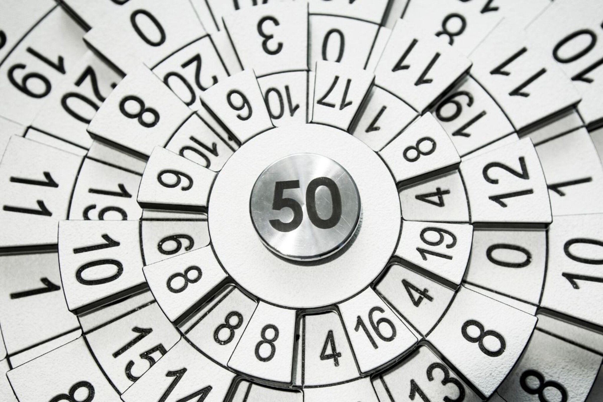 Daily Numerology: जन्मतारखेनुसार 12 सप्टेंबरचा दिवस तुमच्यासाठी कसा असेल?