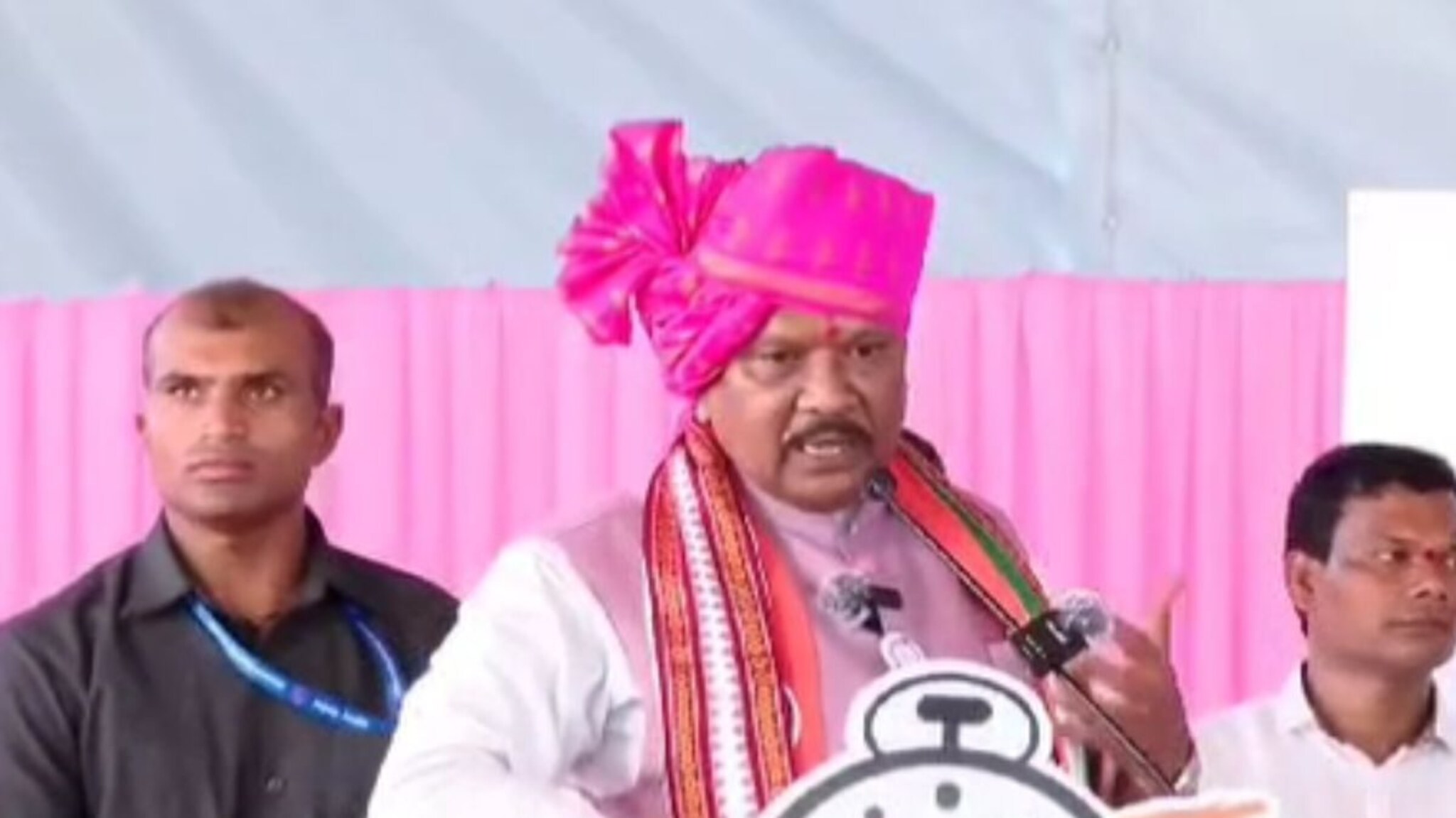 आणखी एका राजकीय घराण्यात मोठी फूट; राज्यात पहिल्यांदाच होणार बाप -लेकीत लढत?