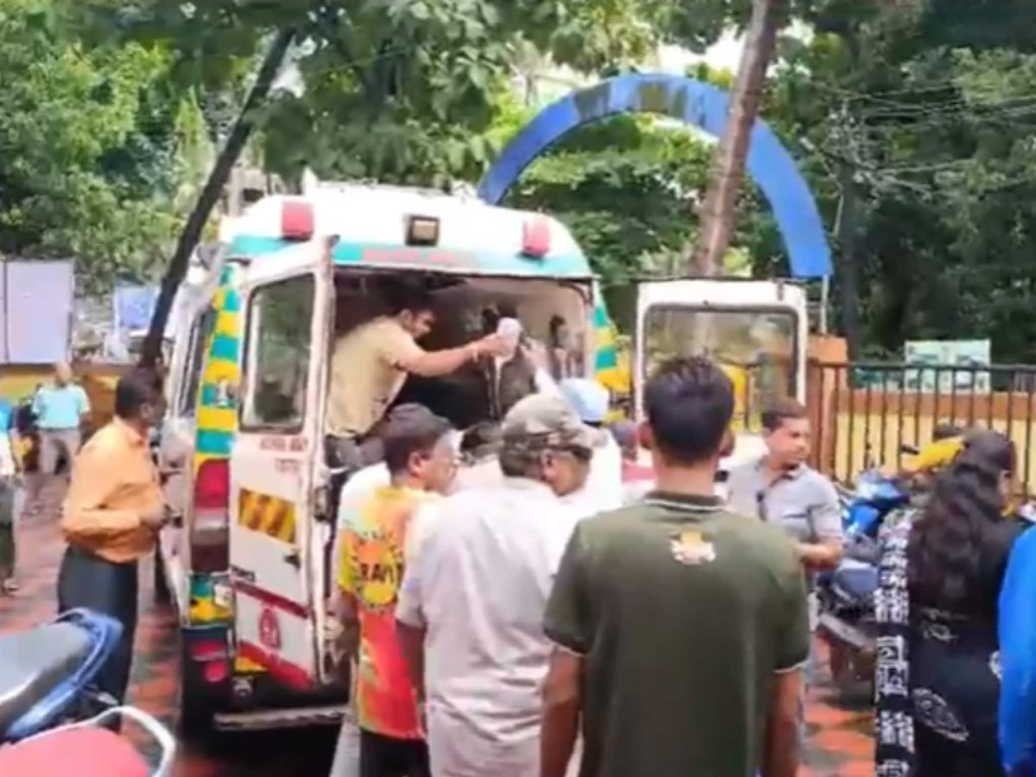 पतीनं अंगावर पेट्रोल टाकून भर बाजारात पत्नीला पेटवलं, सिंधुदुर्ग हादरलं