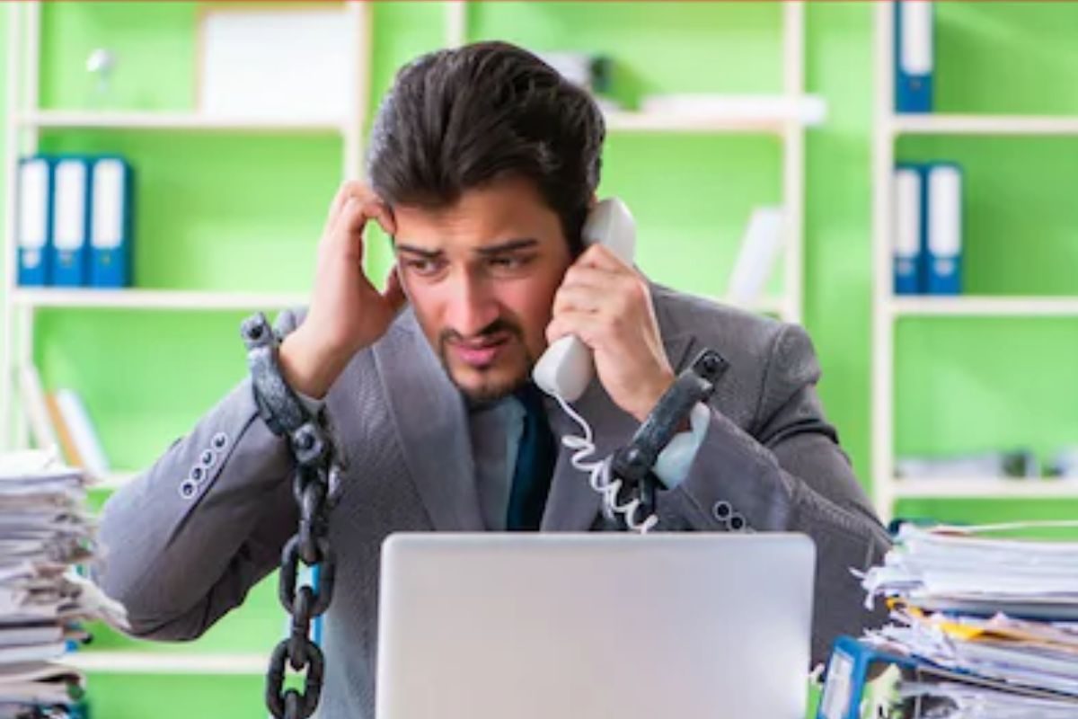 भारत में हर साल काम के बोझ से होती हैं 2 लाख मौतें, इस सेक्टर के कर्मचारी सबसे ज्यादा तनाव में भारत में हर साल काम के बोझ से होती हैं 2 लाख मौतें, इस सेक्टर के कर्मचारी सबसे ज्यादा तनाव में
