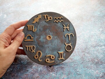 12 वर्षांनी आला मोठा योग, 4 राशींचं उजळणार नशीब; आर्थिक संकट होतील दूर