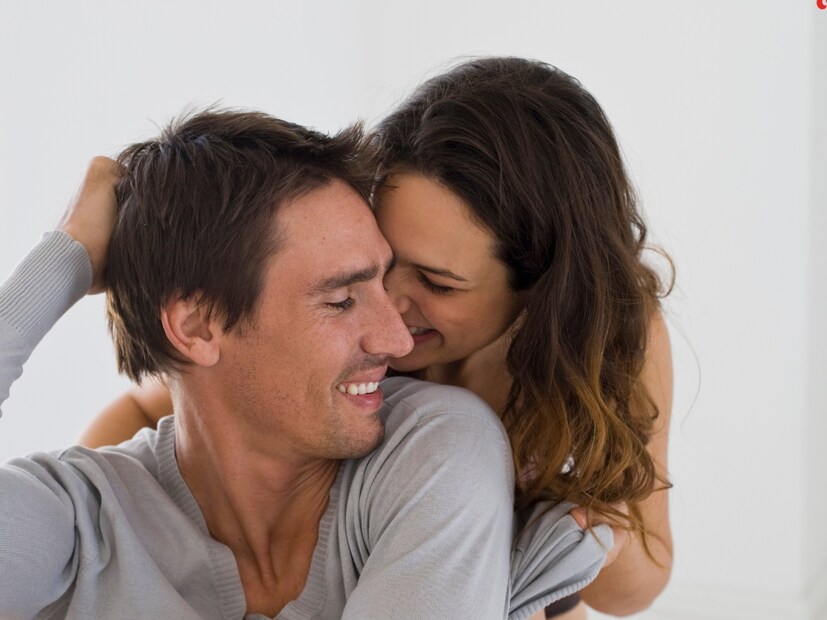 चांगल्या लैंगिक आरोग्यासाठी काही गोष्टी आहारात घेणं टाळणे गरजेचे असते. विशेषत: ज्यांचे नुकतेच नवीन लग्न झाले आहे किंवा होणार आहे, त्यांनी विशेष खबरदारी घ्यावी. काही पदार्थ खाल्ल्याने त्यांचा कामजीवनावर परिणाम होऊ शकतो.