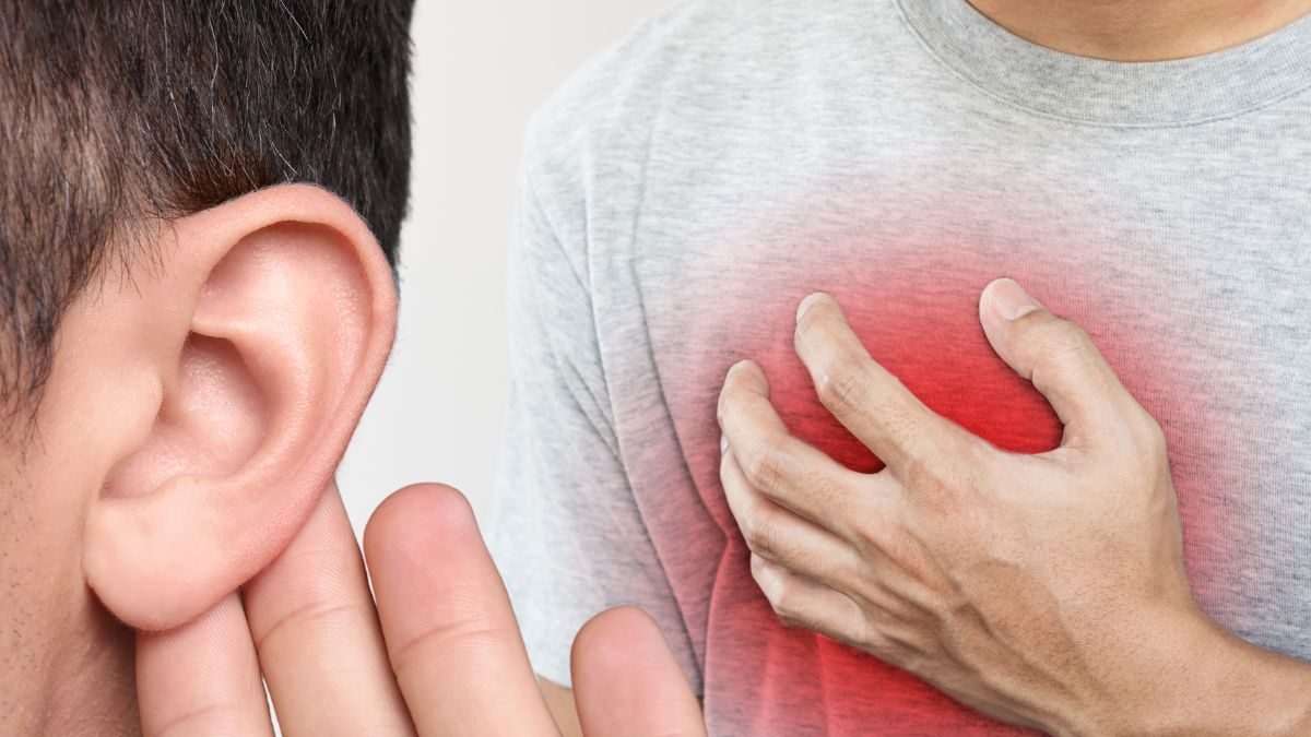 Heart Attack पूर्वी कान देतो पहिला संकेत, अजिबात करू नका दुर्लक्ष ...