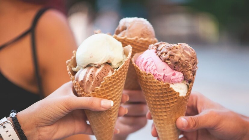 आता तुम्हाला नक्कीच प्रश्न पडला असेल की, 'आईस्क्रीमलाही मराठी शब्द आहे? आम्ही तर याचा विचार पण केला नाही.' तर हो... 