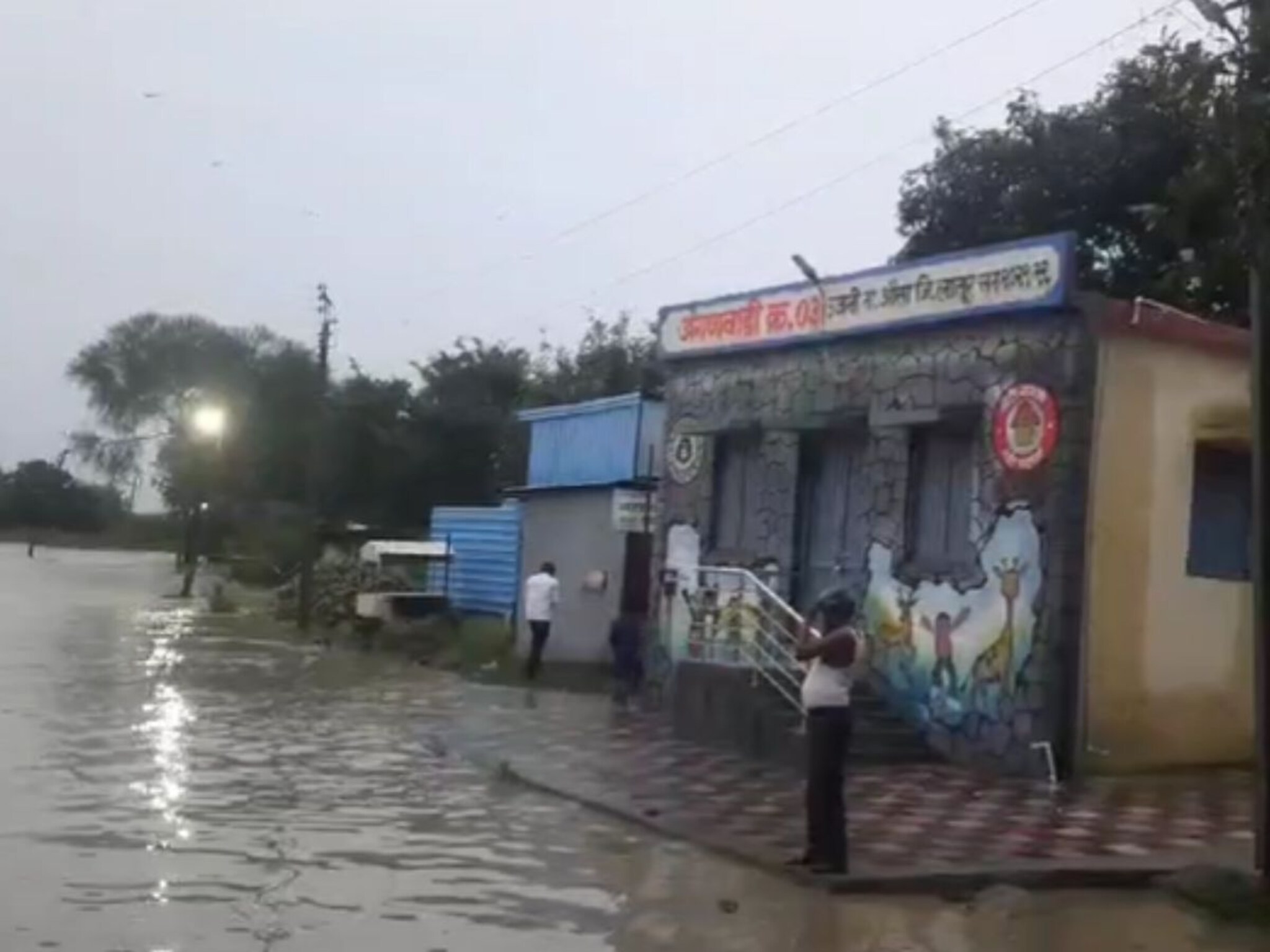 काही तासात होत्याचं नव्हतं झालं, लातूरमध्ये ढगफुटी सारखा पाऊस; पुराचे भयावह फोटो