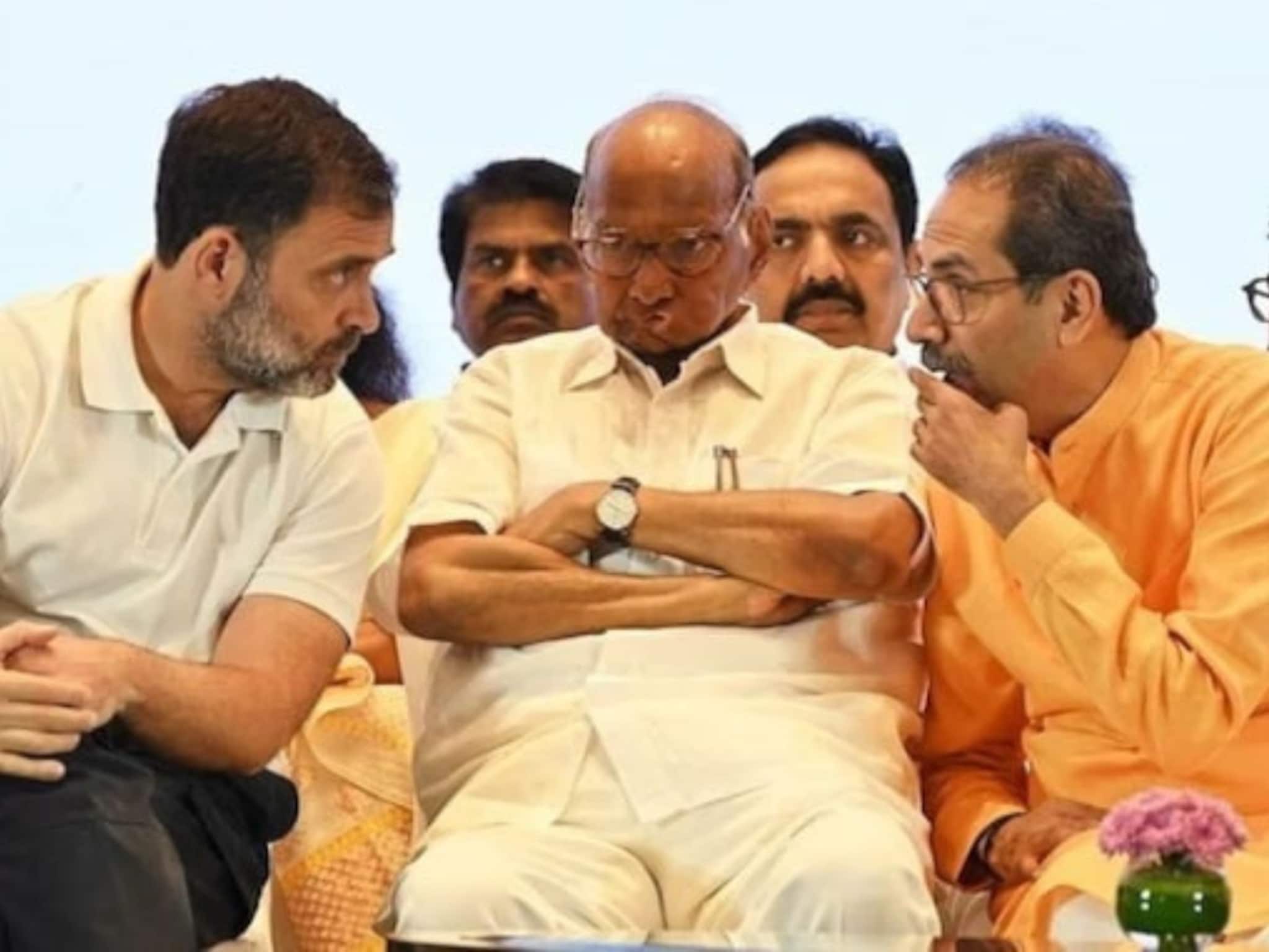 Exit Poll Sharad Pawar : निकालाआधीच मविआत पडद्यामागे मोठ्या घडामोडी, दिल्लीत खलबतं, पवारांकडे सूत्रे?