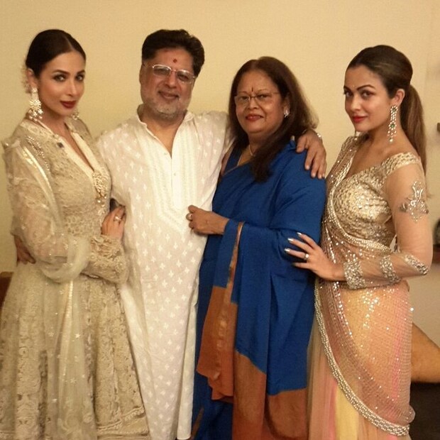 मलायका अरोराच्या वडिलांच्या आत्महत्येनंतर त्यांचा मृतदेह हा शवविच्छेदनासाठी रुग्णालयात पाठवण्यात आला आहे. तिच्या घराची झडती सुरू आहे. मलायकाच्या आईने पतीच्या मृत्यूआधी काय घडलं याची माहिती पोलिसांना दिली आहे. मलायका अरोराच्या वडिलांच्या आत्महत्येनंतर त्यांचा मृतदेह हा शवविच्छेदनासाठी रुग्णालयात पाठवण्यात आला आहे. तिच्या घराची झडती सुरू आहे. मलायकाच्या आईने पतीच्या मृत्यूआधी काय घडलं याची माहिती पोलिसांना दिली आहे.