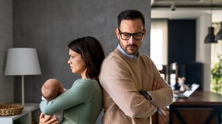 समोर आलेल्या रिपोर्टमध्ये लग्नसंस्थेबाबत काही धक्कादायक खुलासे करण्यात आले आहेत. यात असाही दावा करण्यात आला आहे की येत्या काही वर्षांमध्ये लग्नाची संकल्पना पूर्णपणे संपुष्टात येणार आहे. 