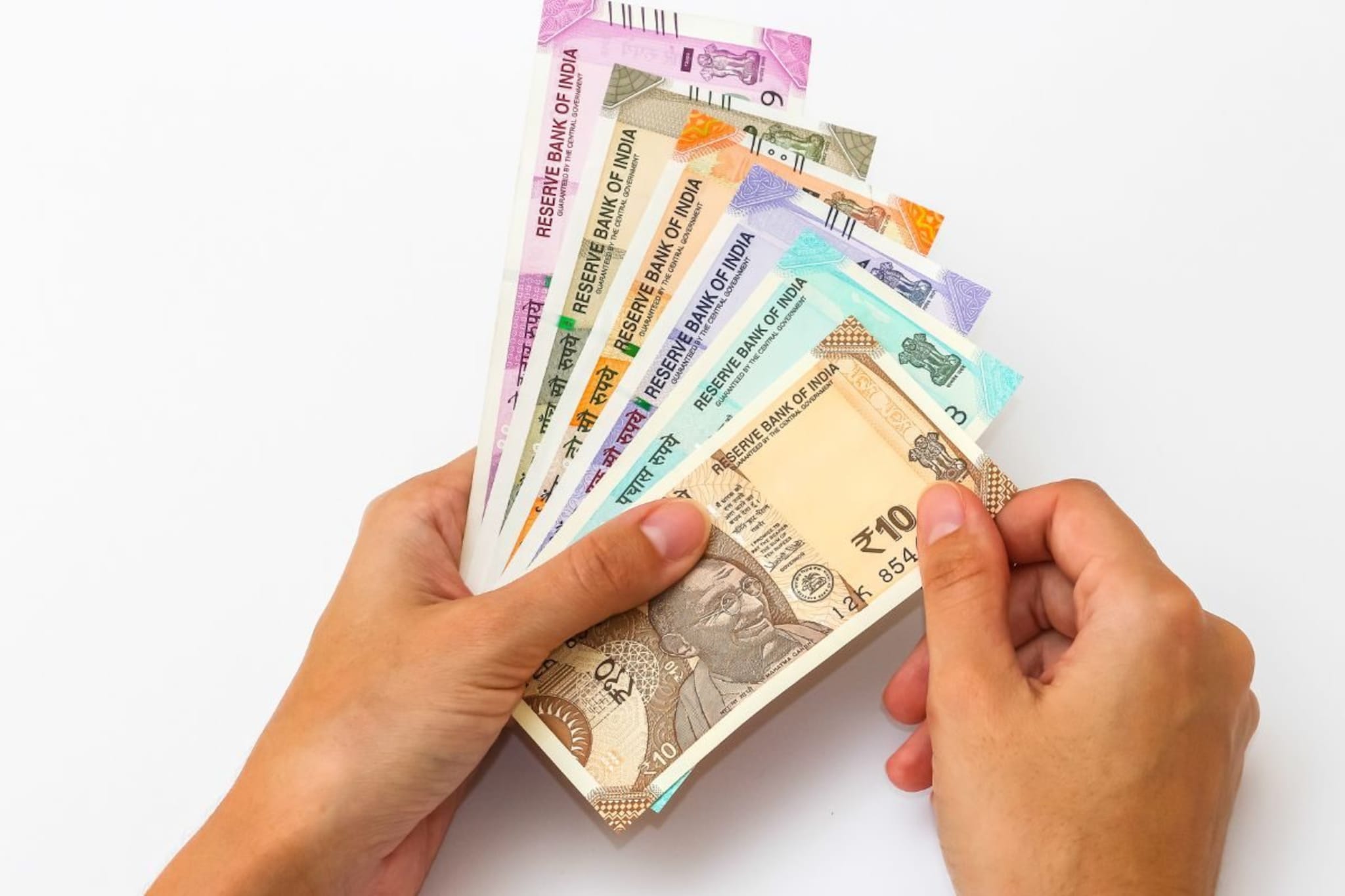 शुक्रवारी या राशींवर लक्ष्मीकृपा! निर्णय योग्य ठरणार, अनपेक्षित पैसा येणार