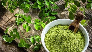 या हिरव्या भाजीमध्ये बी -12, फायबर, फॅट, प्रोटीन, कॅल्शियम, मॅग्नेशियम, फॉस्फरस, पोटॅशियम, मॅग्नेशियम, फ्लेव्होनॉइड्स असतात. हे सर्व पोषक घटक वजन कमी करण्यासाठी उपयुक्त आहेतच शिवाय याचे अन्यही अनेक फायदे आहेत.