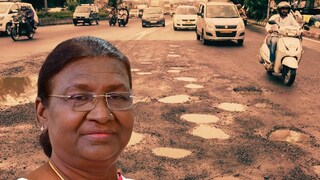 पुण्याच्या खड्ड्यांनी राष्ट्रपतीही नाराज, थेट पुणे पोलिसांना धाडलं पत्र पुण्याच्या खड्ड्यांनी राष्ट्रपतीही नाराज, थेट पुणे पोलिसांना धाडलं पत्र