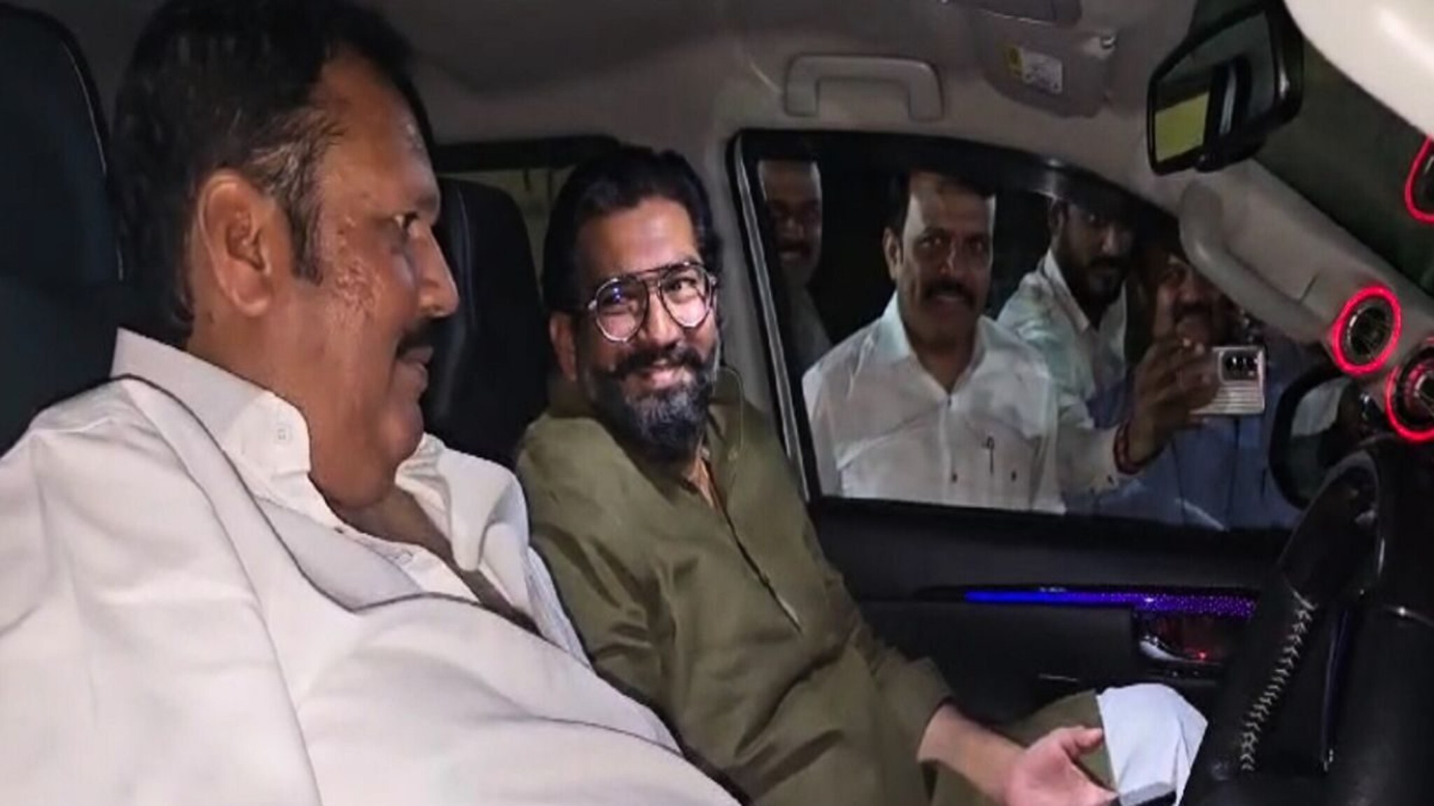 'दिलात झापुक झुपुक' आणि कॅटबरी; उदयनराजे बसले शिवेंद्रराजेंच्या कारमध्ये, साताऱ्यात वारं बदललं!