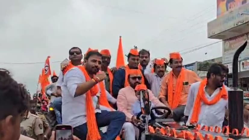 या ट्रॅक्टर पोळ्यामध्ये केंद्रीयमंत्री प्रतापराव जाधव स्वतः आपले ट्रॅक्टर घेऊन या ट्रॅक्टर पोळ्याच्या रॅलीमध्ये सहभागी झाले होते.