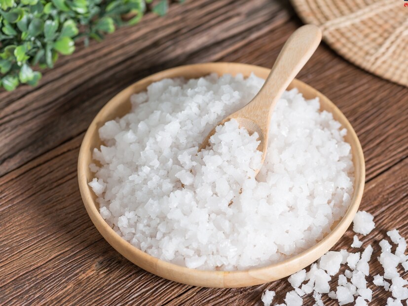 माणसाच्या सक्रिय पेशींसाठी मीठ अतिशय आवश्यक आहे. याशिवाय जर आपण पुरेशा प्रमाणात सोडियमचे सेवन केले नाही तर आपला मृत्यूही होऊ शकतो. 