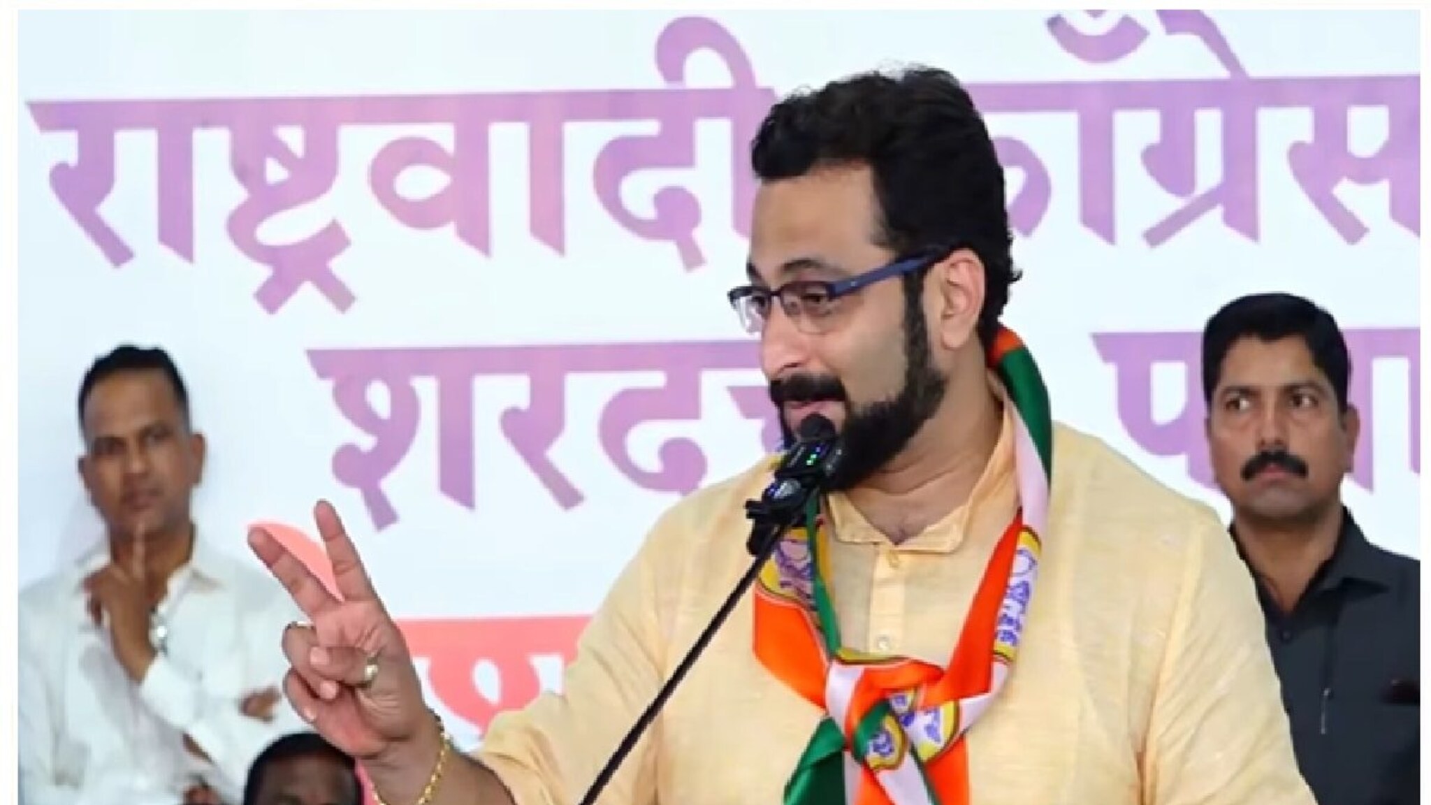 पैसे नसताना तिजोरीची होळी करून सत्तेची दिवाळी करणं सुरू, सरकारला घरी बसवा, कोल्हे आक्रमक