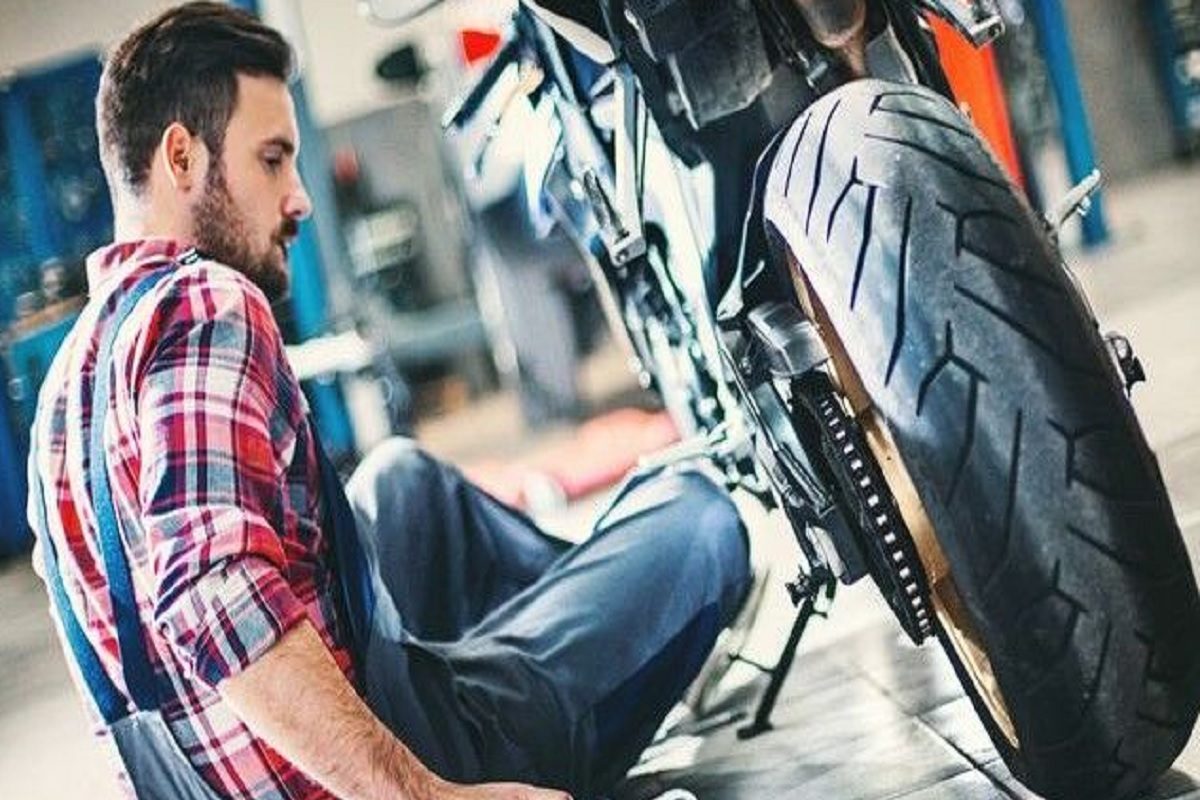 सर्दियों से पहले करा लें बाइक की सर्विस, माइलेज के साथ परफॉर्मेंस होगी जबरदस्त सर्दियों से पहले करा लें बाइक की सर्विस, माइलेज के साथ परफॉर्मेंस होगी जबरदस्त