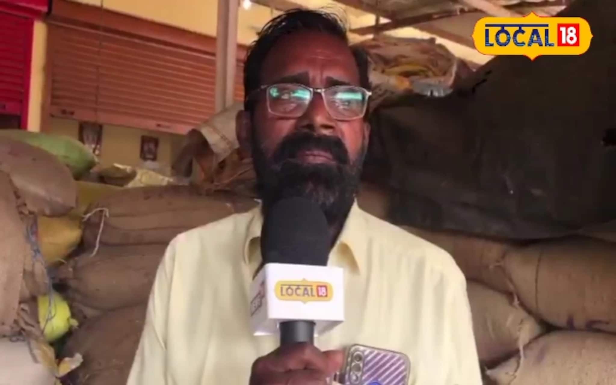 सोयाबीन खर्च आणि उत्पन्नाचा ताळमेळ बसेना, हिशोबात शेतकऱ्याच्या हाती उरला भोपळा