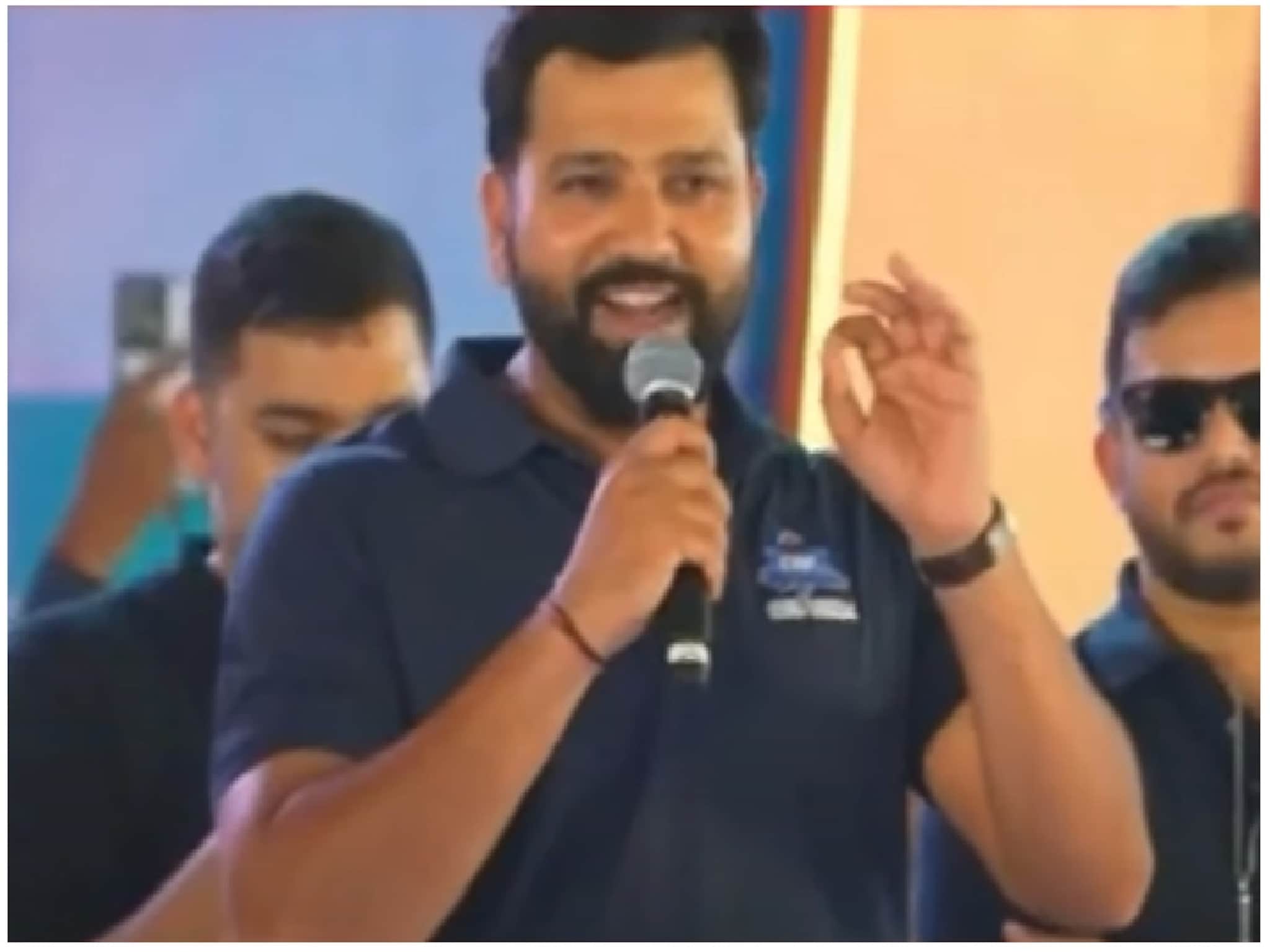 माझ्या जीवात जीव आला... रोहित शर्माचं मराठीतून भाषण, लोकांच्या टाळ्या थांबेना!