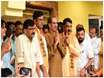 उन्मेश पाटील आणि उद्धव ठाकरे उन्मेश पाटील आणि उद्धव ठाकरे