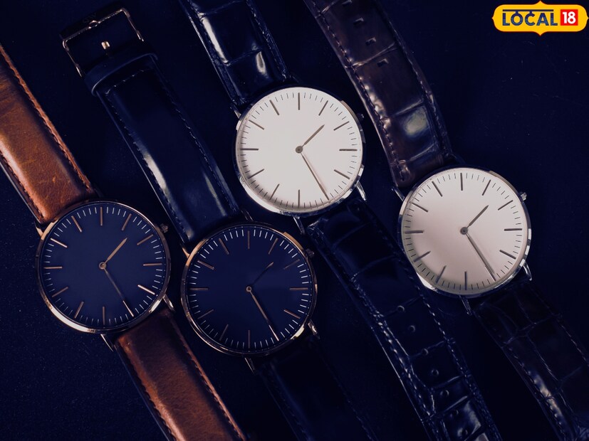 दिवाळीला एकमेकांना गिफ्ट्स देण्याची परंपरा पूर्वापार चालत आली आहे. परंतु काही वस्तू चुकूनही कोणाला भेट म्हणून देऊ नये. घड्याळ तर अजिबात देऊ नये, मग ते हातातलं असो किंवा भिंतीवरचं असो. जर कोणाला घड्याळ गिफ्ट म्हणून दिलं तर आपला वाईट काळ सुरू होऊ शकतो अशी मान्यता आहे. दिवाळीला एकमेकांना गिफ्ट्स देण्याची परंपरा पूर्वापार चालत आली आहे. परंतु काही वस्तू चुकूनही कोणाला भेट म्हणून देऊ नये. घड्याळ तर अजिबात देऊ नये, मग ते हातातलं असो किंवा भिंतीवरचं असो. जर कोणाला घड्याळ गिफ्ट म्हणून दिलं तर आपला वाईट काळ सुरू होऊ शकतो अशी मान्यता आहे.