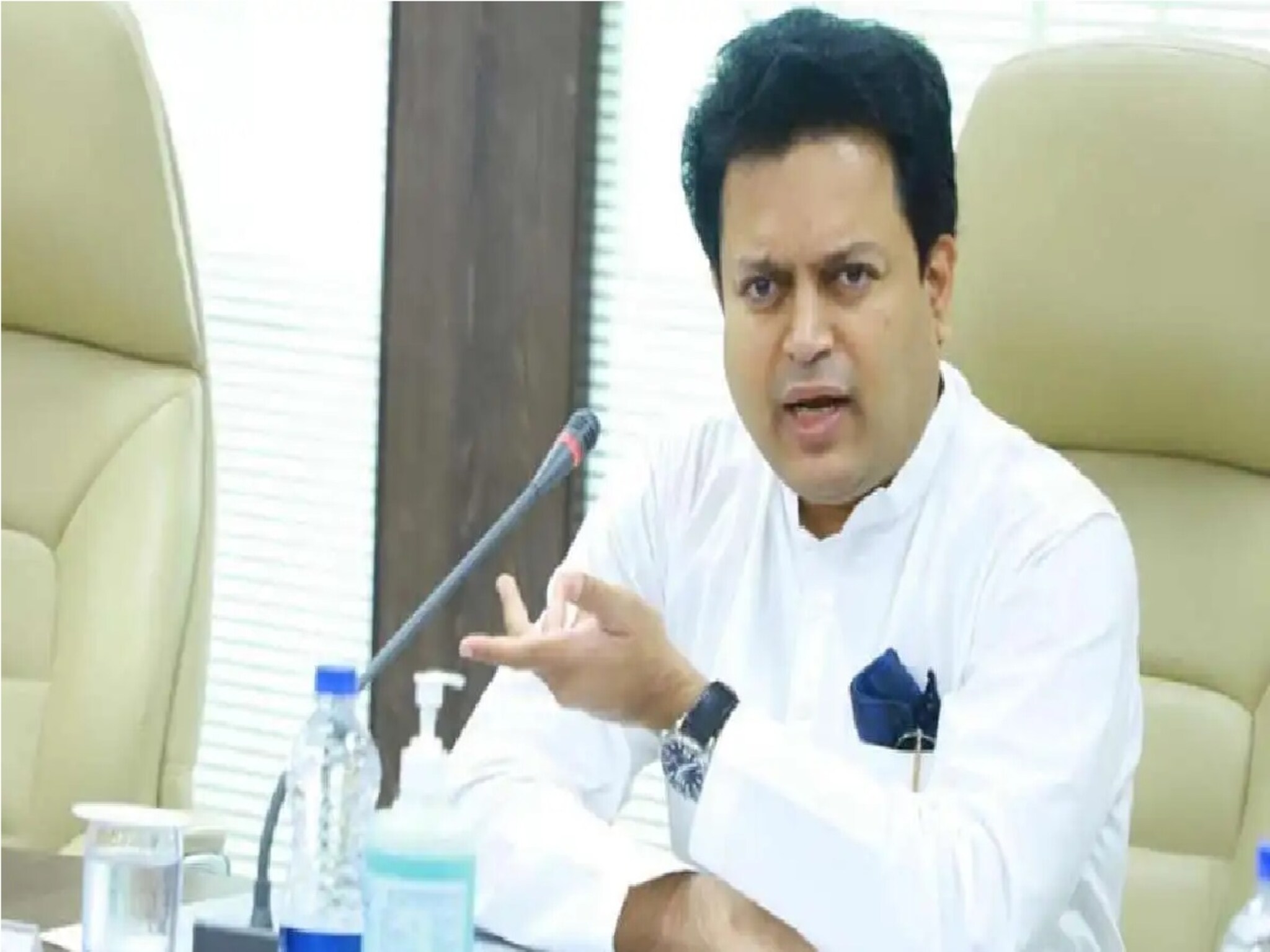 पारंपारिक मतदार दूर जाणार? अमित देशमुखांची विजयी वाट बिकट होणार?