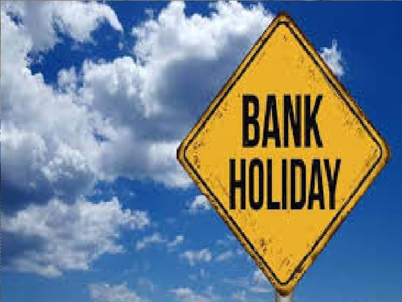 RBI प्रत्येक महिन्यातील सुट्ट्यांच्या तारखा जाहीर करते. यानुसार नोव्हेंबर महिन्यात 13 दिवस बँक बंद राहणार आहे. यातल्या काही सुट्ट्या हा संपूर्ण देशभरात तर काही सुट्ट्या या त्या त्या राज्यानुसार असणार आहेत. त्यामुळे ब्रांचमध्ये जाण्यापूर्वी हॉलिडे लिस्ट चेक करा.