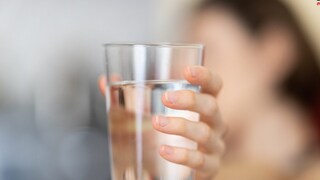 पाण्याचेही काही प्रकार असतात. अल्कलाइन वॉटर, मिनरल वॉटर आणि स्प्रिंग वॉटर अशा पाण्याच्या तीन प्रकारांची काही वैशिष्ट्यं आहेत. पाण्याचेही काही प्रकार असतात. अल्कलाइन वॉटर, मिनरल वॉटर आणि स्प्रिंग वॉटर अशा पाण्याच्या तीन प्रकारांची काही वैशिष्ट्यं आहेत.