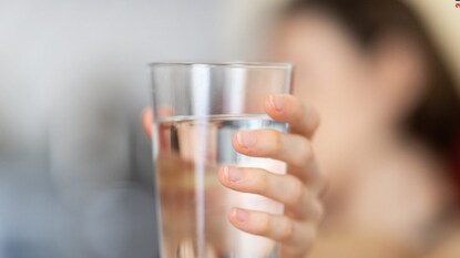 पाण्याचेही काही प्रकार असतात. अल्कलाइन वॉटर, मिनरल वॉटर आणि स्प्रिंग वॉटर अशा पाण्याच्या तीन प्रकारांची काही वैशिष्ट्यं आहेत. पाण्याचेही काही प्रकार असतात. अल्कलाइन वॉटर, मिनरल वॉटर आणि स्प्रिंग वॉटर अशा पाण्याच्या तीन प्रकारांची काही वैशिष्ट्यं आहेत.