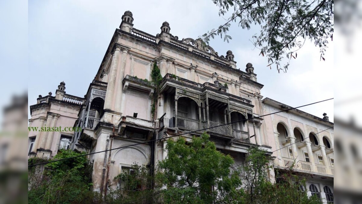 150 वर्ष जुना आहे हैदराबादमधील स्वर्गाचा अनुभव देणारा राजवाडा