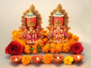 लक्ष्मी पूजेसाठी पाट-चौरंग या दिशेला मांडावा; पहा अचूक मुहूर्त-विधी-महत्त्व