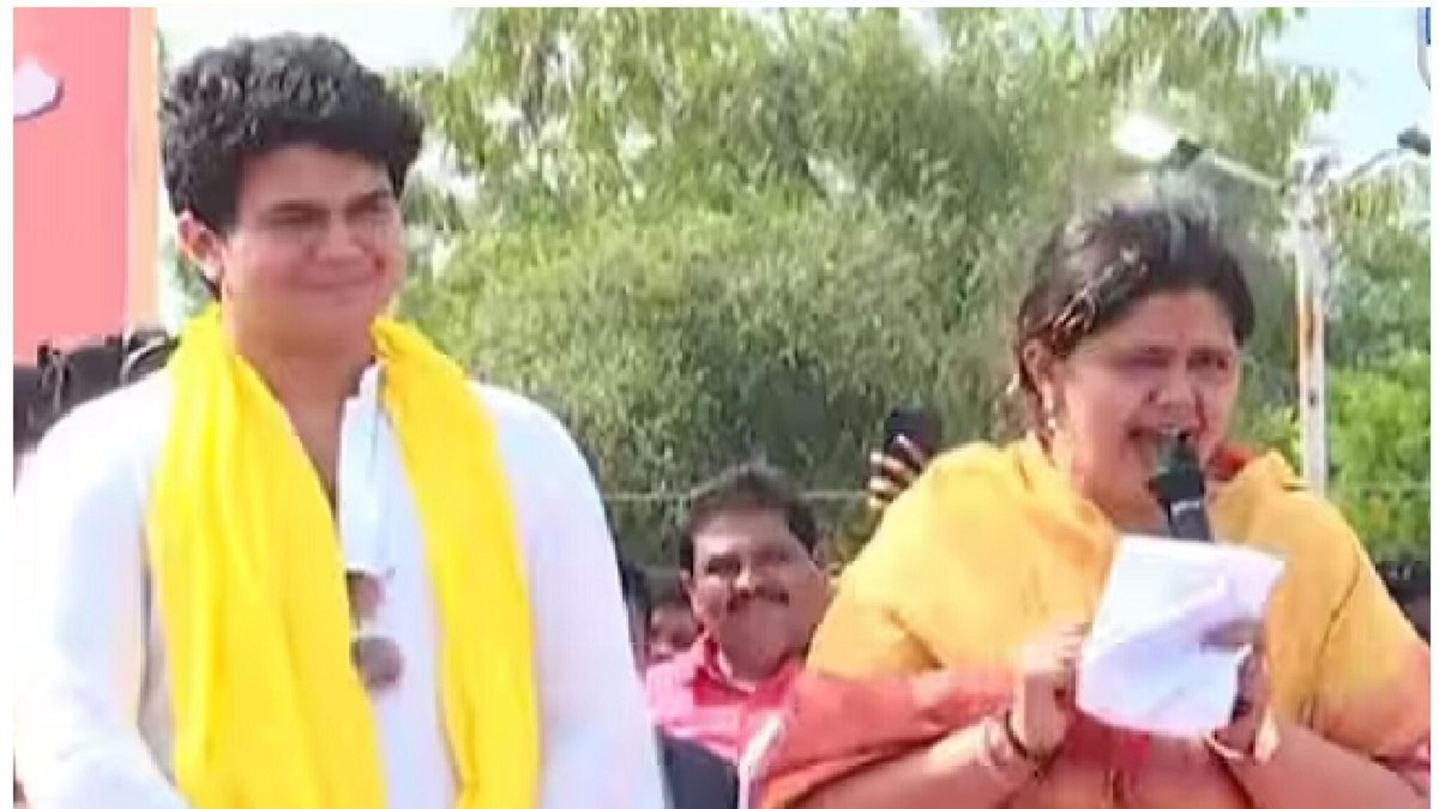 हा माझा पोरगा आर्यमन, पंकजांनी लोकांना ओळख करून दिली, मेळाव्यातून राजकीय लॉचिंग?