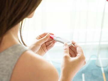 मासिक पाळी चुकल्यावर किती दिवसांनी कळतं तुम्ही Pregnant आहात की नाही?