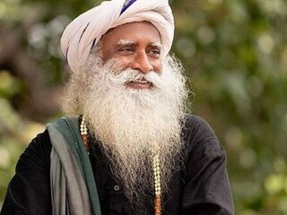 (ईशा फाऊंडेशनचे संस्थापक सद्गुरू)