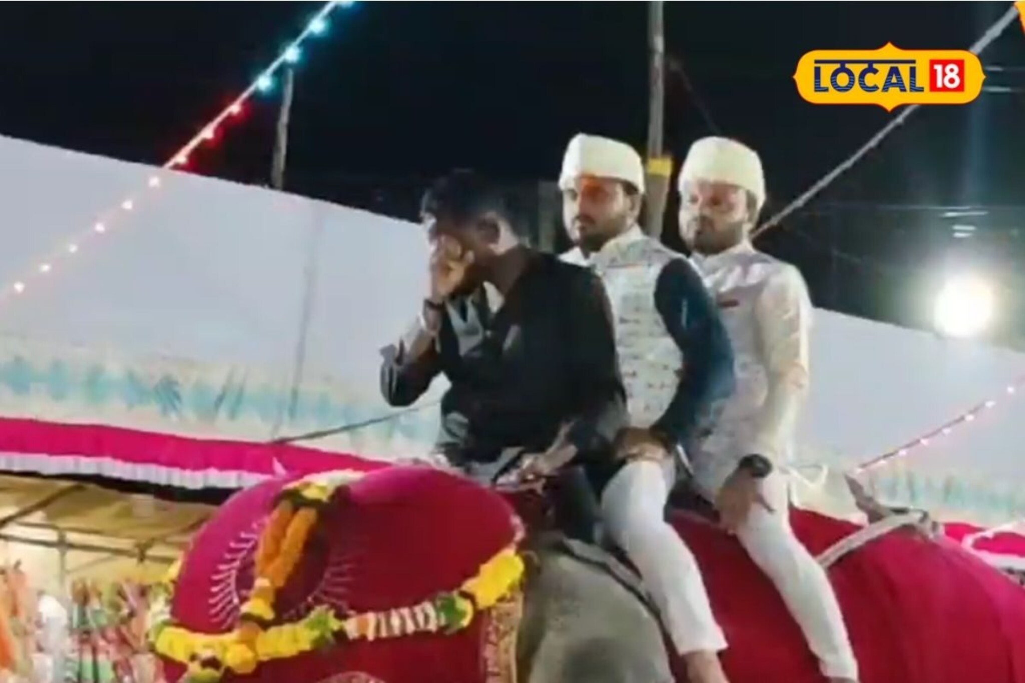 हत्तीवर मानकऱ्याची मिरवणूक, देवाची रात्री भरते यात्रा,साडेतीनशे वर्षांची परंपरा