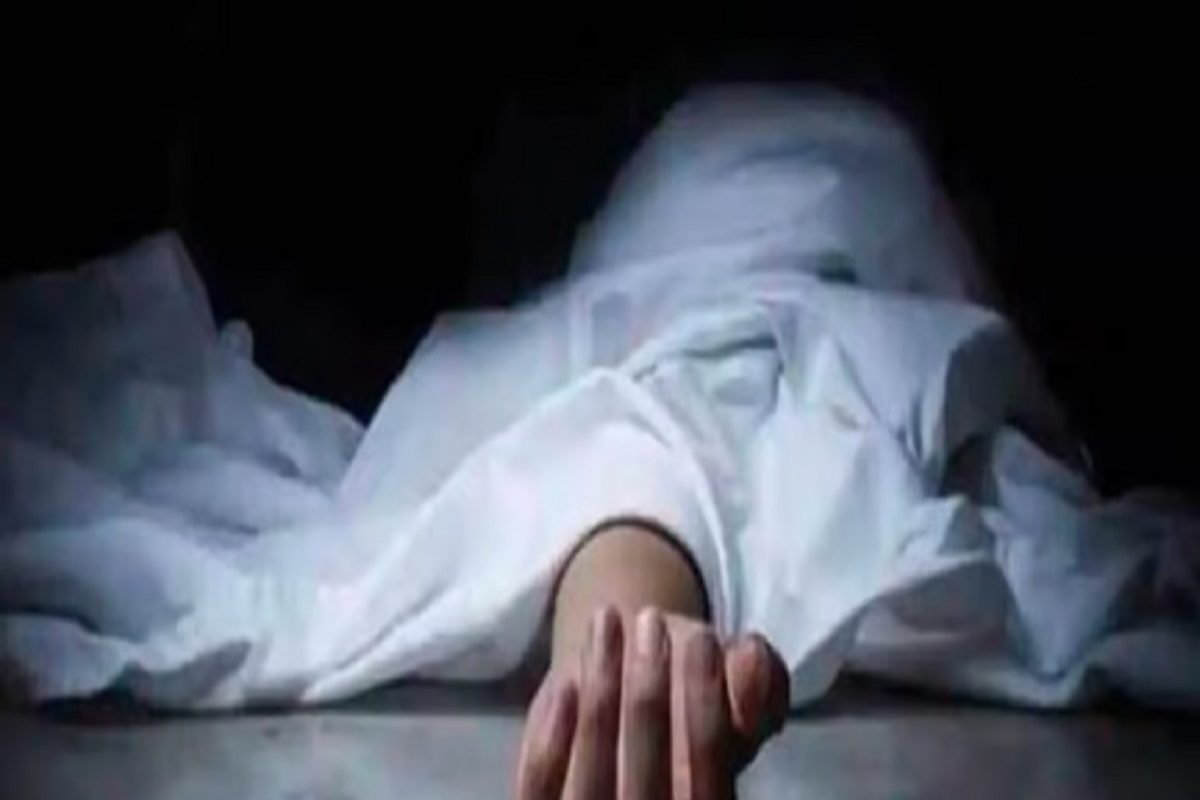 पहले हाथ की नस और फिर काटा गला, रिटायर डीजीपी के बेटे ने दी जान पहले हाथ की नस और फिर काटा गला, रिटायर डीजीपी के बेटे ने दी जान