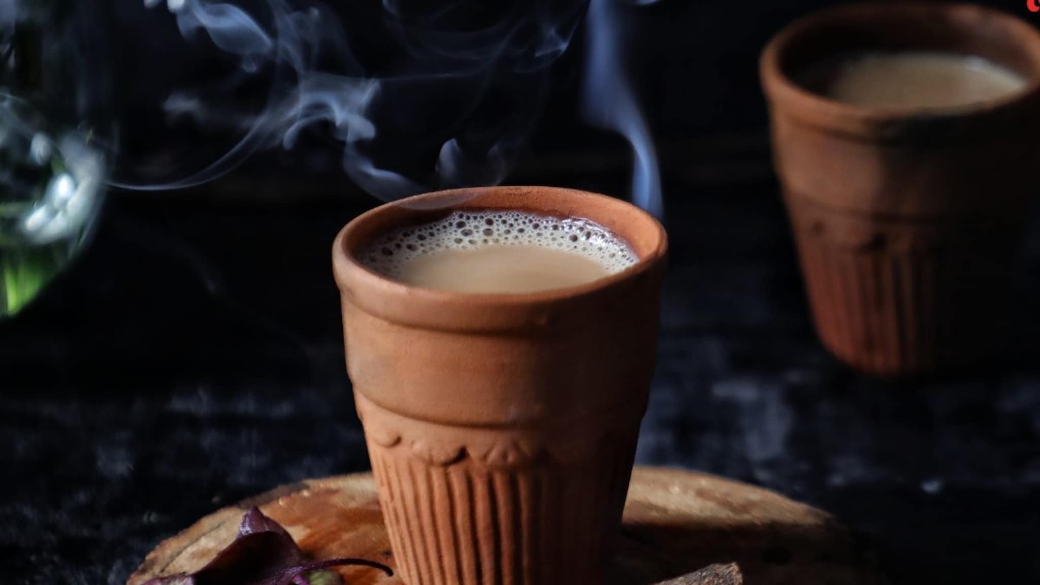 घरच्या घरी टपरीसारखा कडक चहा कसा बनवायचा? फक्त एक पदार्थ टाकताच होईल कमाल, Secret Recipe