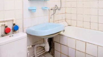 असा स्वच्छ ठेवा Sink चा पाईप, 2 मिनिटाच्या मेहनतीने रोजच्या कटकटीवर कायमचा उपाय