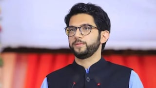 ठाकरे गटाला मोठं खिंडार