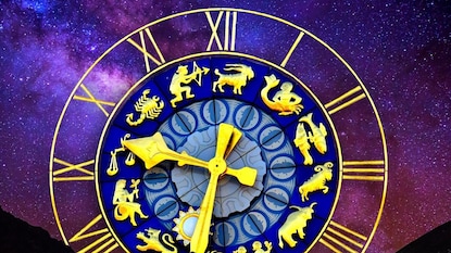 Surya Shani and Shukra Grah Yuti: 30 वर्षांनी जवळ येणार शनी-शुक्र-सूर्य! या राशींना मिळणार अपार पैसा, प्रतिष्ठा Surya Shani and Shukra Grah Yuti: 30 वर्षांनी जवळ येणार शनी-शुक्र-सूर्य! या राशींना मिळणार अपार पैसा, प्रतिष्ठा