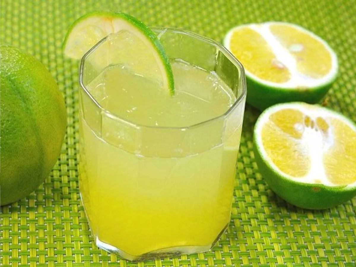 मोसंबीच्या रसाने शरीरातील पाण्याची, द्रव्याची कमतरता दूर होते. मोसंबीचा सर प्यायल्याने तुम्ही फ्रेश आणि हायड्रेटेड राहू शकता. 