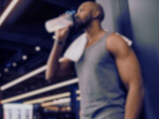 प्रतिकात्मक फोटो - उभं राहून पाणी का पिऊ नये ?